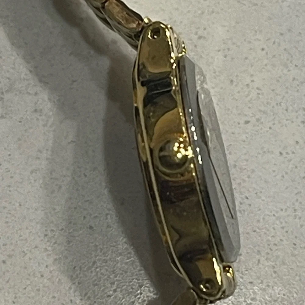 Seiko SX V401-0091 Gold Tone Women’s Watch